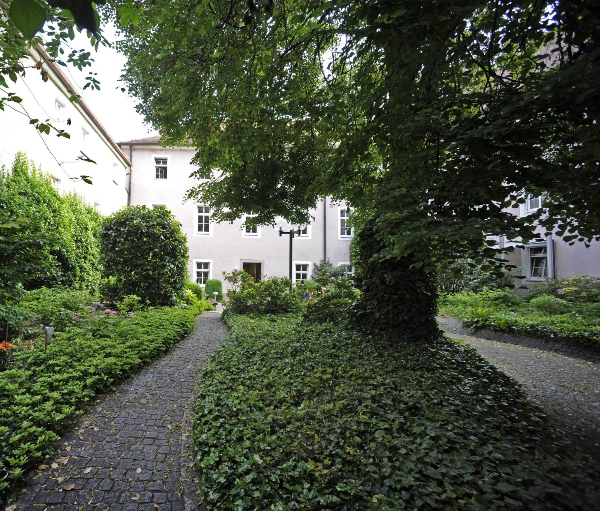 Gastehaus Der Katholischen Akademie Hotel Regensburg Exterior photo